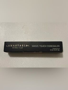 Anastasia Beverly Hills Magic Touch Concealer 19